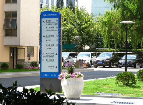 平果哪些因素影响宣传栏的制作？